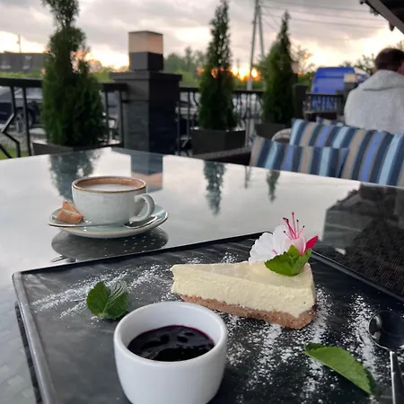 фетрбуш Hotel