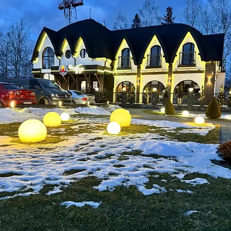 фетрбуш Hotel Nadvirna