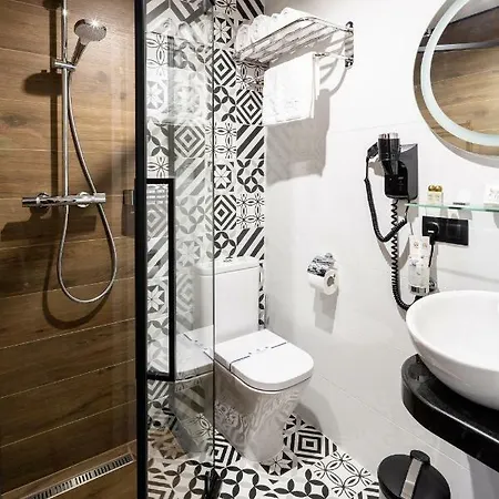 фетрбуш Hotel