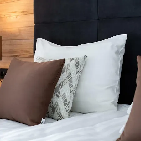 фетрбуш Hotel Nadvirna