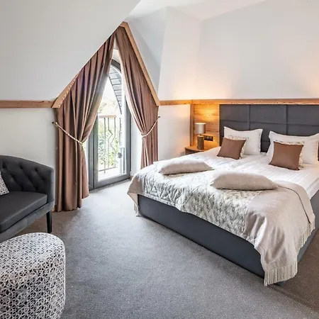 Hotel фетрбуш *