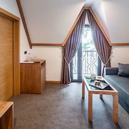 Hotel фетрбуш *