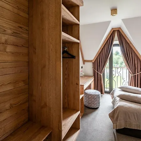 фетрбуш Hotel Nadvirna