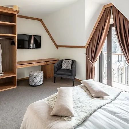 фетрбуш Hotel