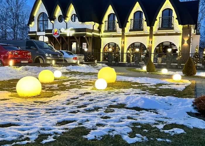 фетрбуш Hotel Nadvirna